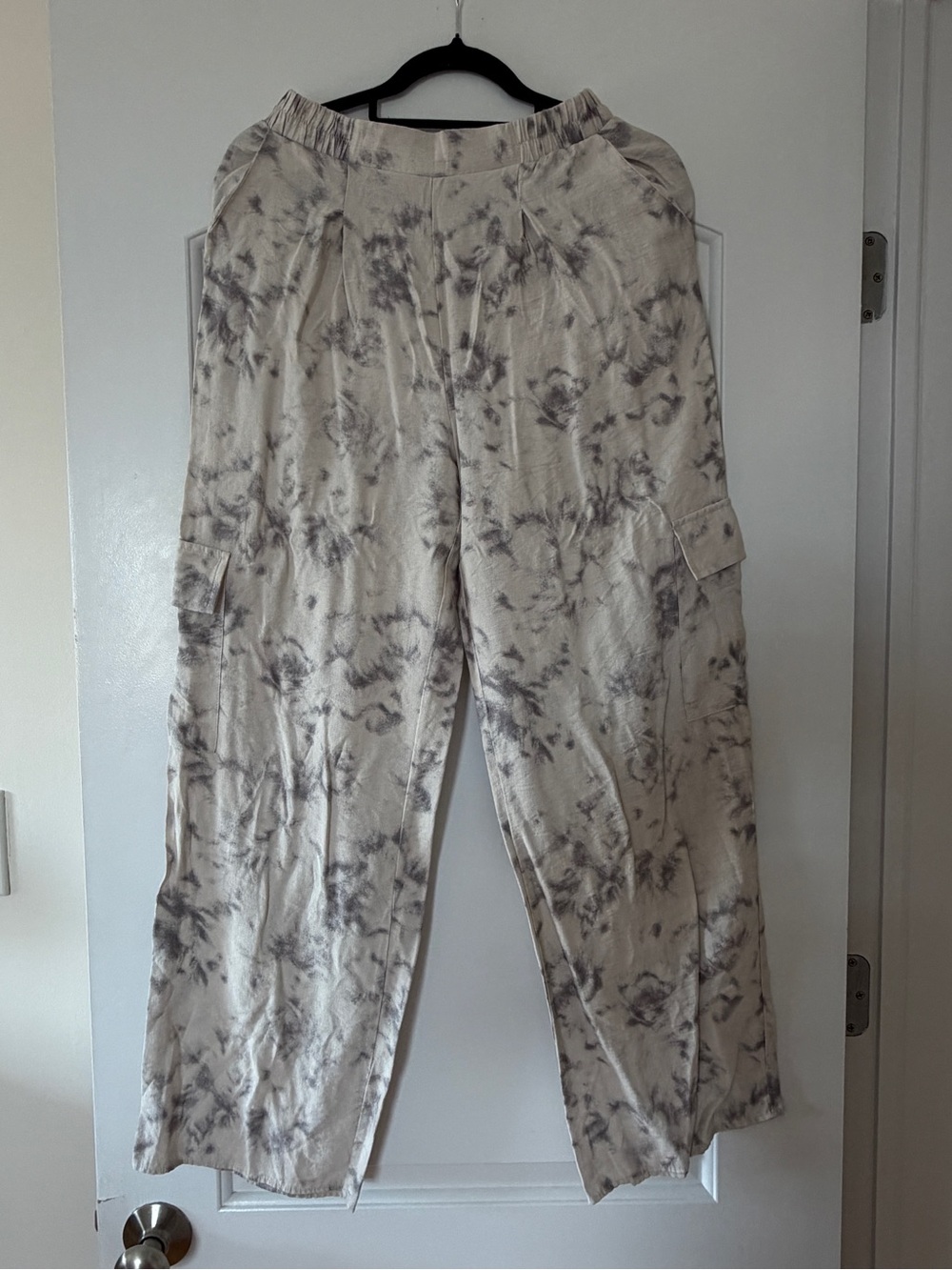 Paper Crane Cream and Gray Tie-Dye Wide Leg Cargo Pants